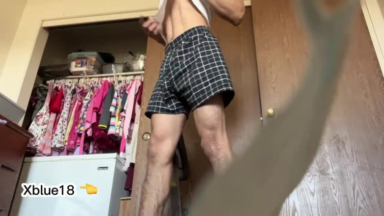 Xooshua (xblue18): कॉलेज के बाद बेडरूम में अपने साथी के साथ जोरदार चुदाई