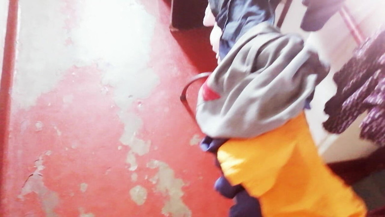 Tina Baby: Pemandangan Kongkek Pepek Besar Dari Bawah