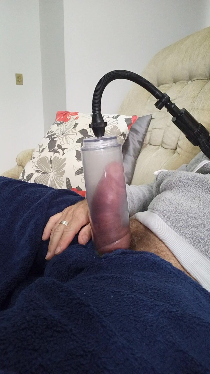 Lion big balls: Dick Pump