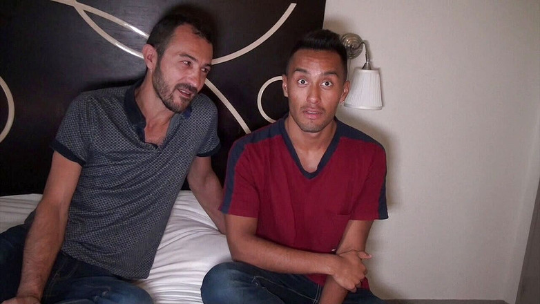 YOUNG FUCKED BY OLDER: Sexig latino twink knullad av pappa för skojs skull