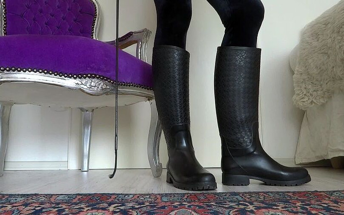 Lady Victoria Valente: Wellington's Mistress - Cum on my rubber boots