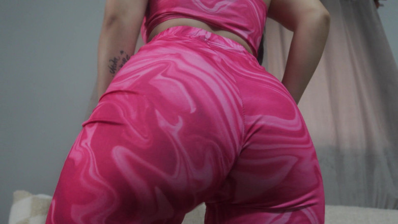 AmayaMori: Meine pinay MILF-ehefrau mit dickem arsch in leggings Cameltoe muschi...