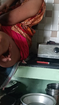House Wife Suck Neighbour in Kitchen When Husband Not There in Home