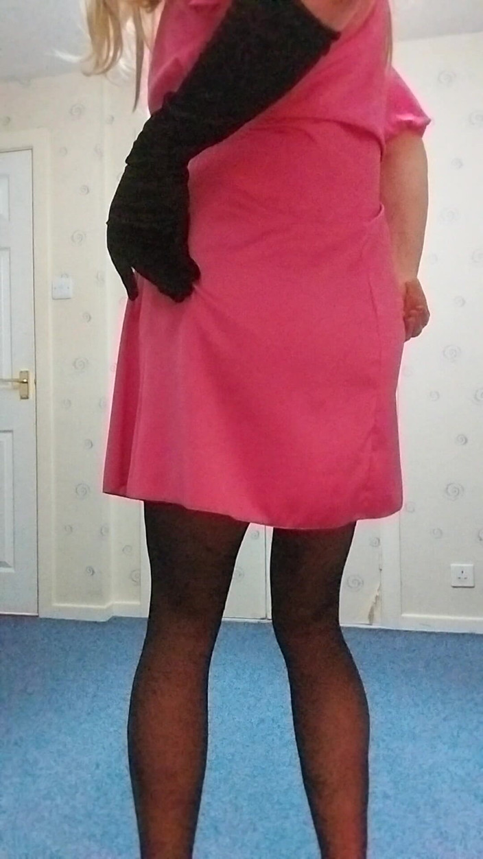 Cindy Belfast: Loira maricas linda gozada em rosa