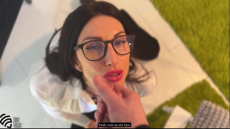 LizaVirgin: Hot MILF with glasses sucked the boss