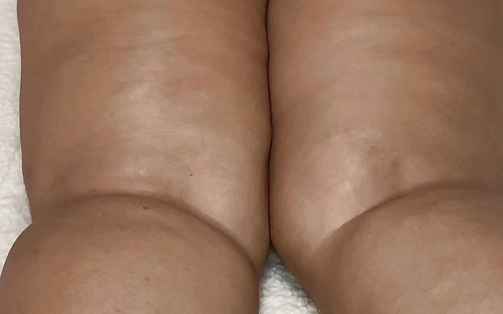 Soraya Culona: My Stepmom Gets Horny When I Massage Her Huge Ass