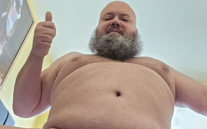 big_davec: Urso nu se masturbando 1