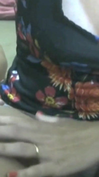 Мій чоловік ділиться мною з незнайомцями на веб-камеру