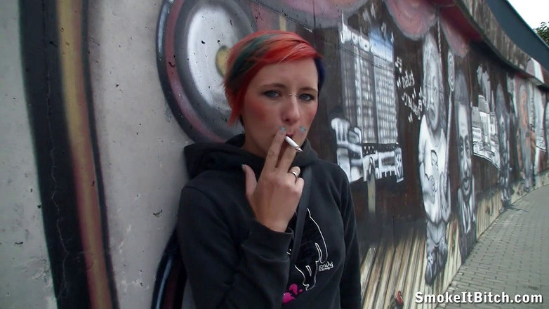 Smoke it bitch: Kim - सड़क का धुआं