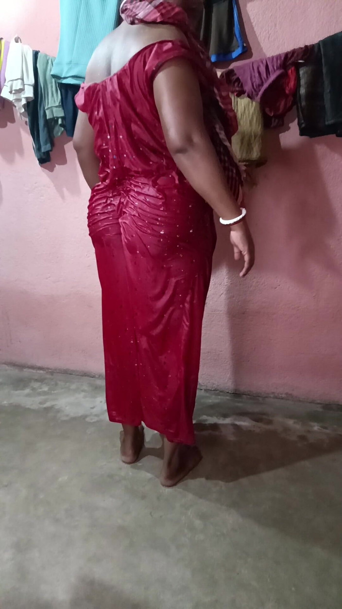 Pakhi0705: Cewek super sange ini memeknya sampai muncrat setelah mandi 2