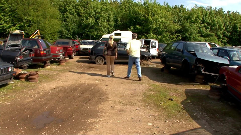 King Of Amateur: Doggystyle Workers at the Junkyard
