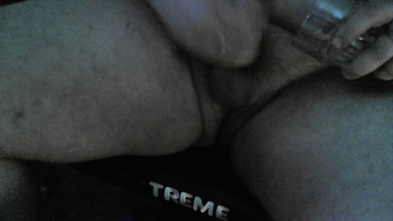 Jerking Perv: Sborro in una tazza di vetro