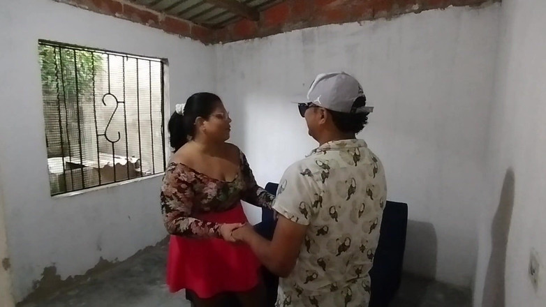 Adribella69: Macecha s velkým zadkem svádí přítele své nevlastní é služky, zatímco...