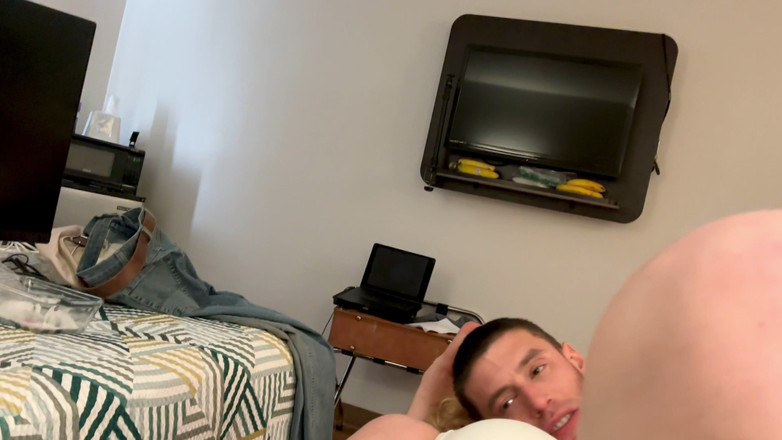 Alpha stud 4 u: sama cewek sange ini sampai dia muncrat berujung dengan seks...