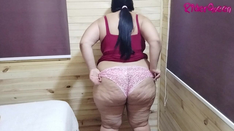 Riderqueen BBW Step Mom Latina Ebony: Ibu tiri berpakaian merah awek montel latina seksi dengan pantat...
