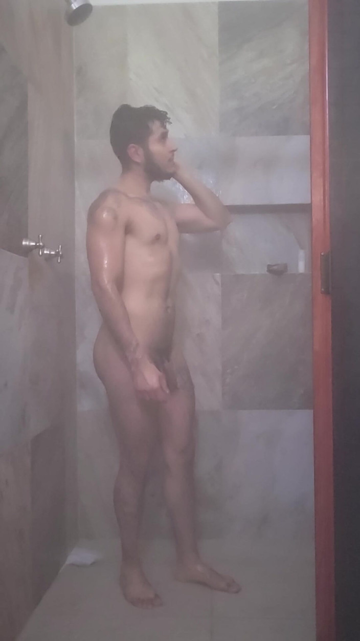 Alxndr McFee: क्या तुम मेरे साथ स्नान करोगे?