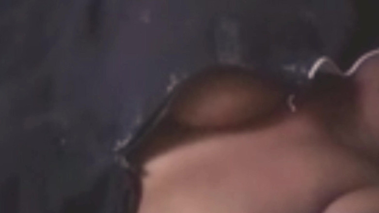 DesiBurChudai: Cumnata și cumnata se fut după ce soțul iese