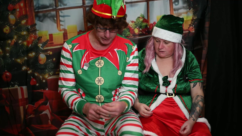 The Izars: Dia 4: Elfos na prateleira de brinquedos sexuais