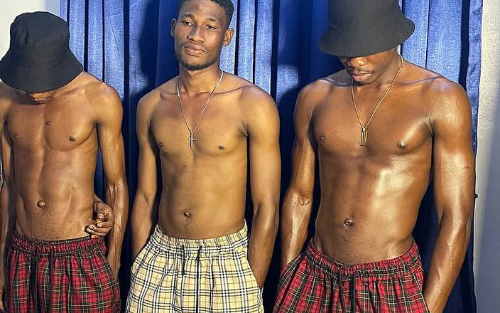 Blackjosh: Momen Luar Biasa Dengan 2 Pantat Bawah 2 Tops