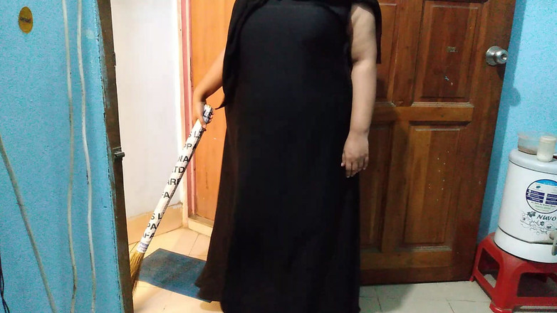 Aria Mia: Saudische heiße tante fegte haus, als nachbarsjunge ihre großen titten...