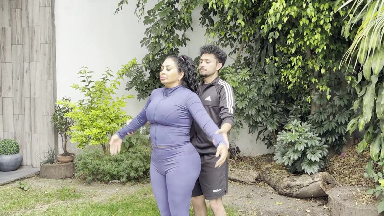 Calientehubxxx: Yoga with Gali Diva