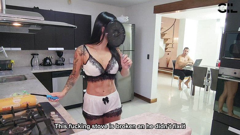 Salome Gil: 夫の義理の兄が私のお尻を犯す