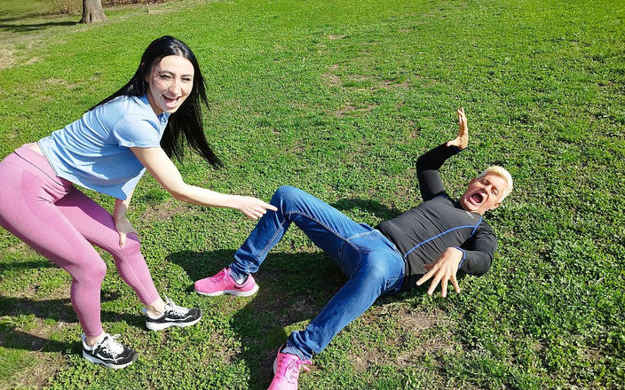 Dans VR: Didi zerati vr - сцени Behine Ths - волохата пизда змушує старого збоченця кінчати рано