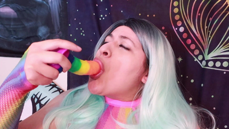 VickyVixen: 좋아하는 장난감을 가지고 노는 호평하는 소녀