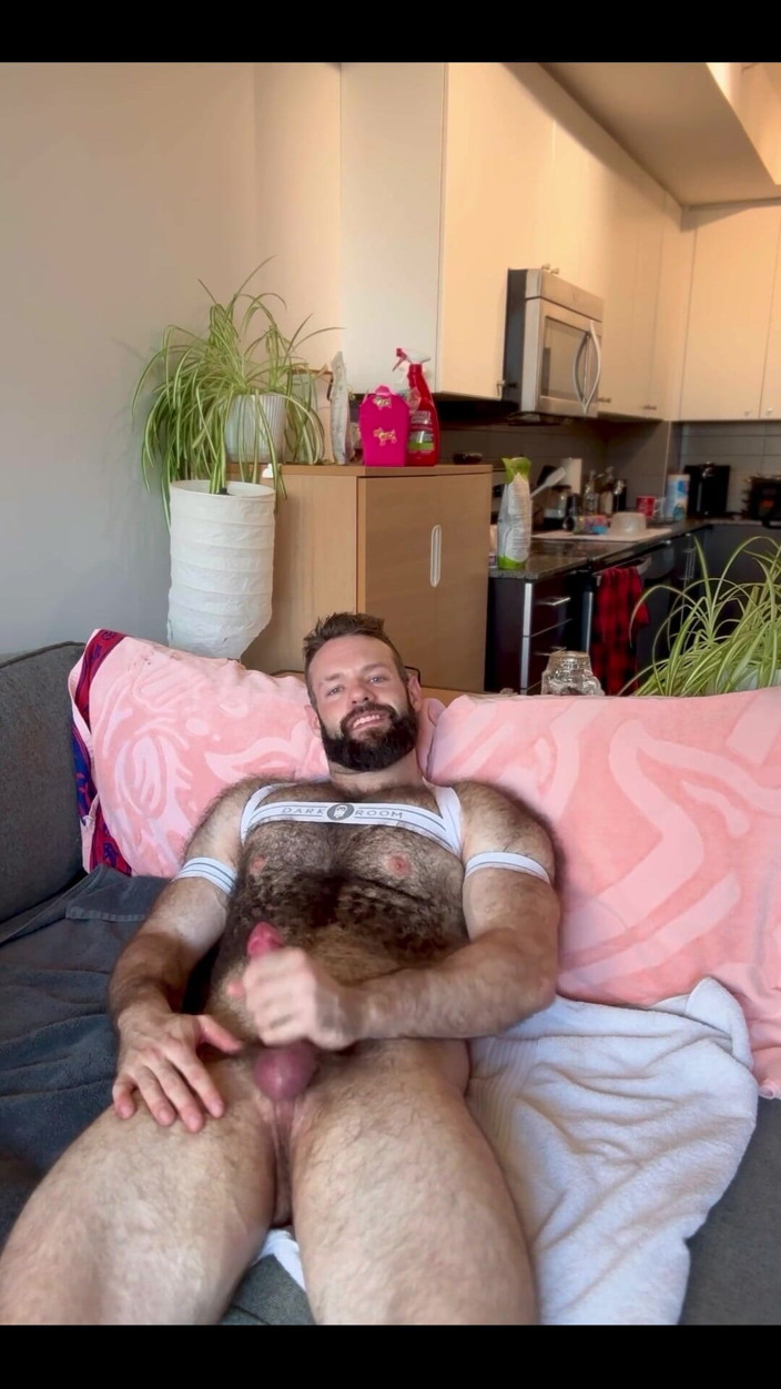 BeefyCanuck: The Duality of Wanting to Be Breed and Be Bred