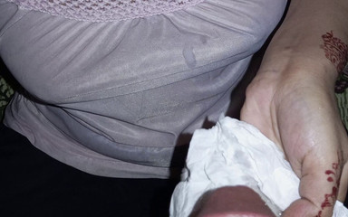 UnluckyDoll: Nieszczęśliwa piłka - obciąganie i wytrysk w ubraniach