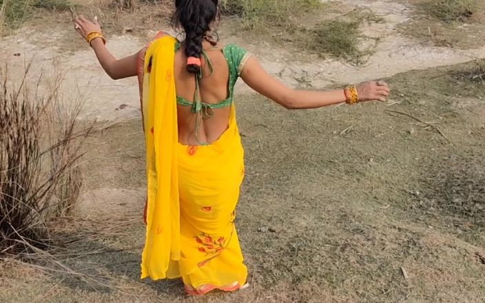 Hot Begam: Indian 18 Years Old Village Outdoor Sex in Khet Natural Big...