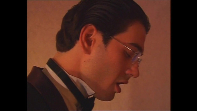 Xtime Network: सेक्सी milf(चोदने लायक मम्मी) मालकिन अपनी चूत और मुंह के अंदर दो बड़े विंटेज लंड के साथ मजा लेती है