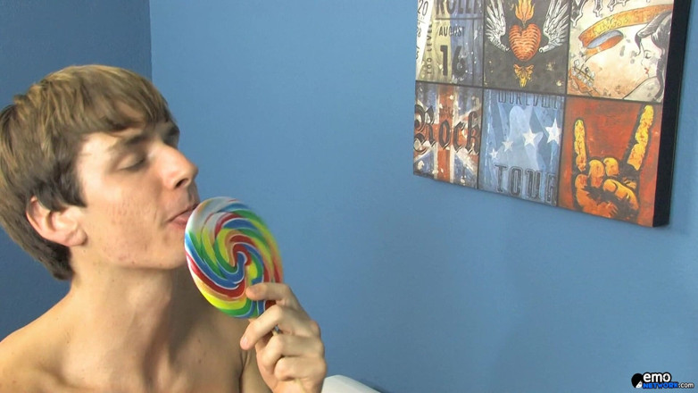 Homo Emo: An orgasmic treat for horny boys
