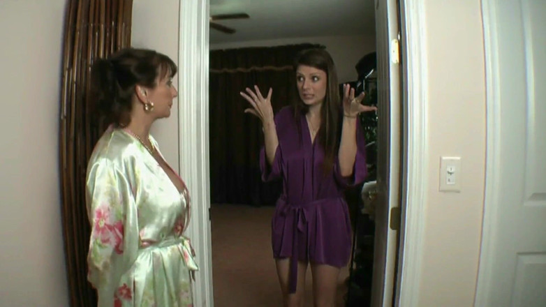 Hot lesbian Stepmothers & stepdaughters: คาถาเวทมนตร์เปลี่ยนลูกเลี้ยงชายเป็นลูกสาว