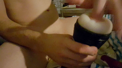 KinkyAktivBoy1992: Mi polla es procesada por un culo de bolsillo