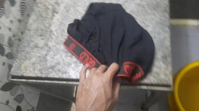 Wheyincognito: Garoto mstwrbates no banheiro durante a lavagem de roupas