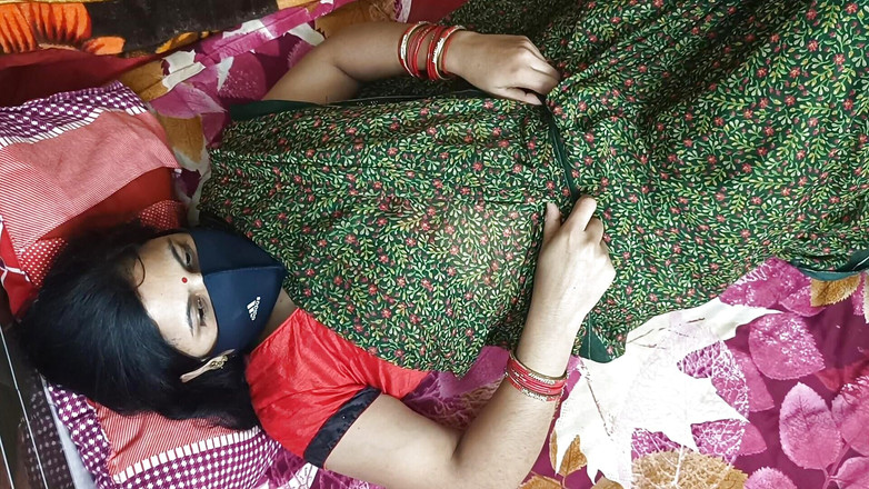 Pyaripooja22: Istri India lagi asik ngentot romantis sama tetangganya sebelum lanjut...