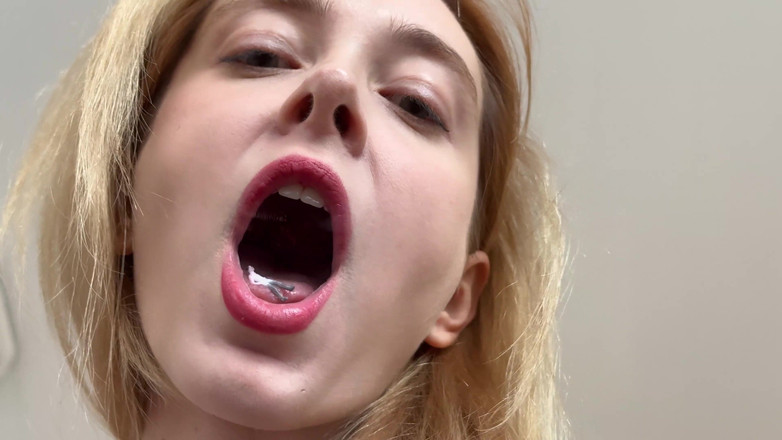 Loly Nebel Studio: Gergasi dan Fetish Muka