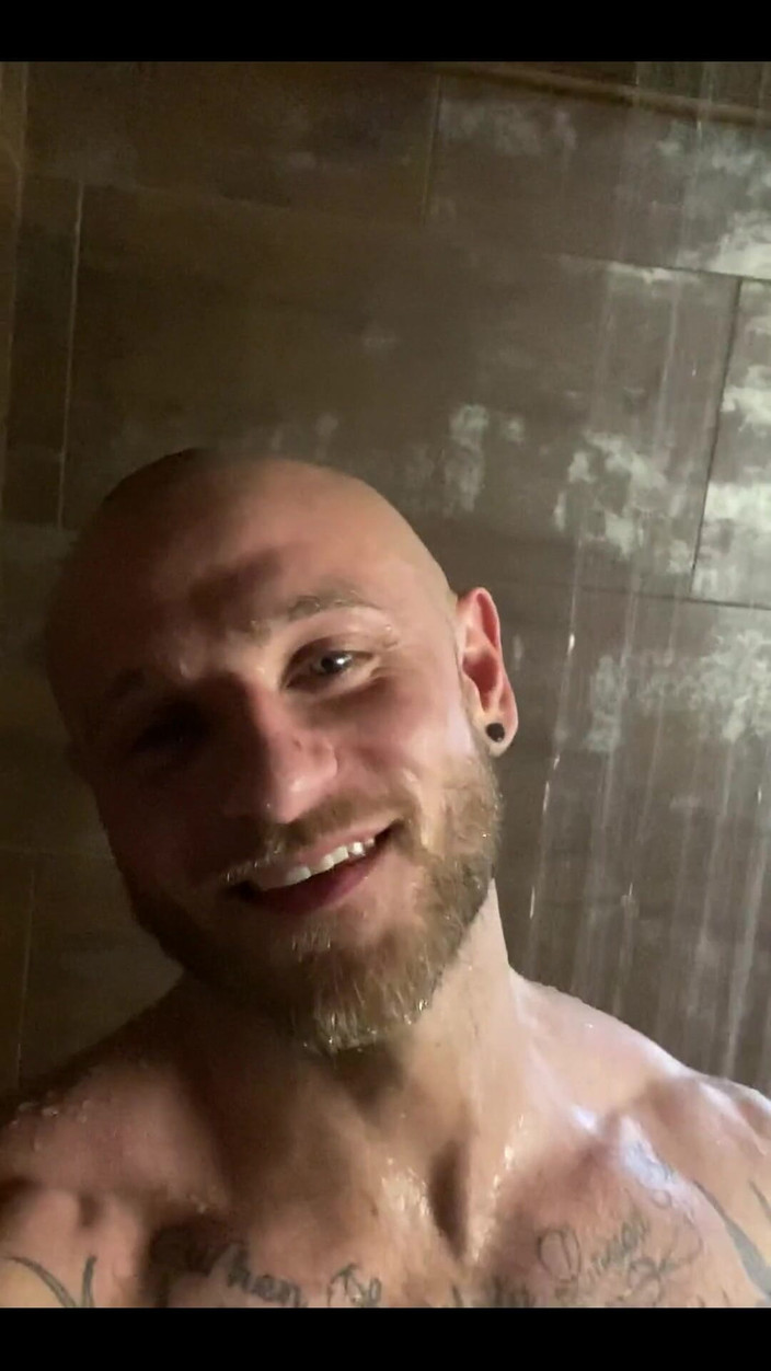 Leo Bayne: Pequeno chuveiro flex