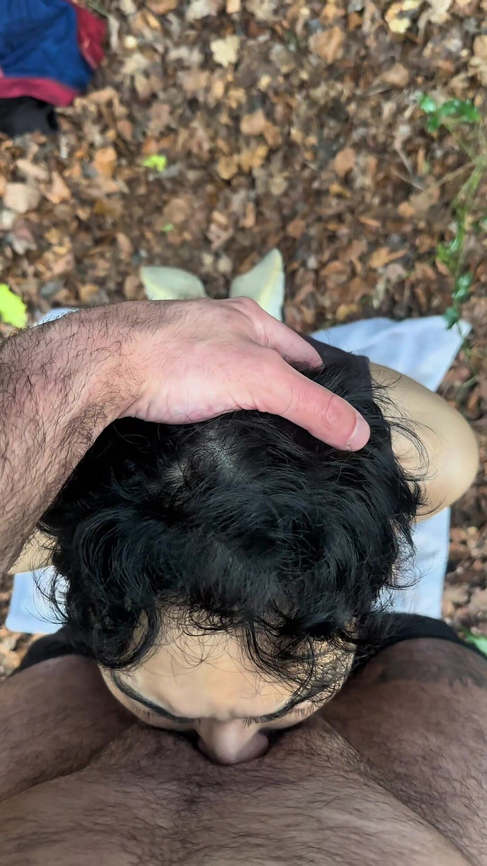 The tall Brit: Twink futut în Woods Tall Brit