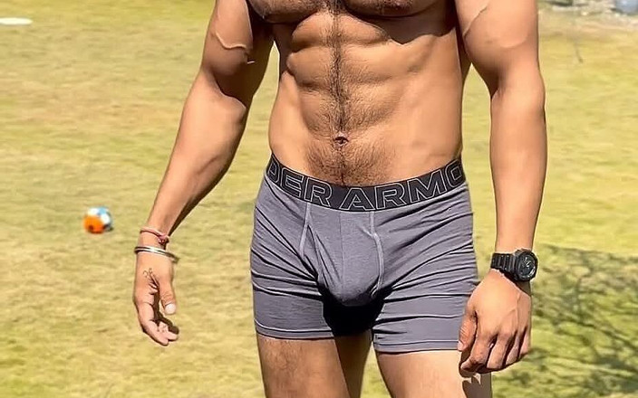 Assamesebodoboy: Indyjski Desi Gay Solo