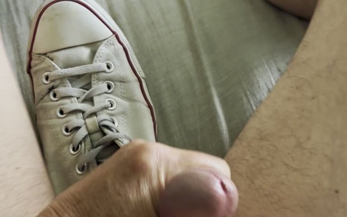 Hot Barefoot Dude: Edging My Fat Cock and Cumming