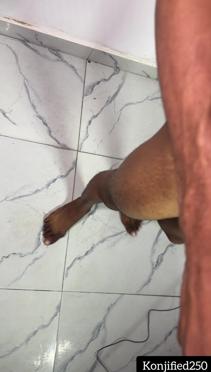 Konjified250: Masturbándome con mi amiga cachonda