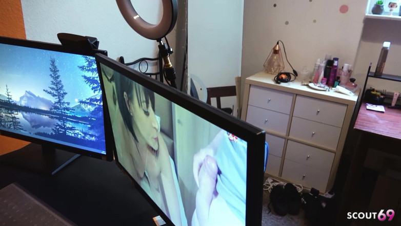 Scout69: Alemã meia-irmã Maria Saint pega assistindo pornô e seduz para...