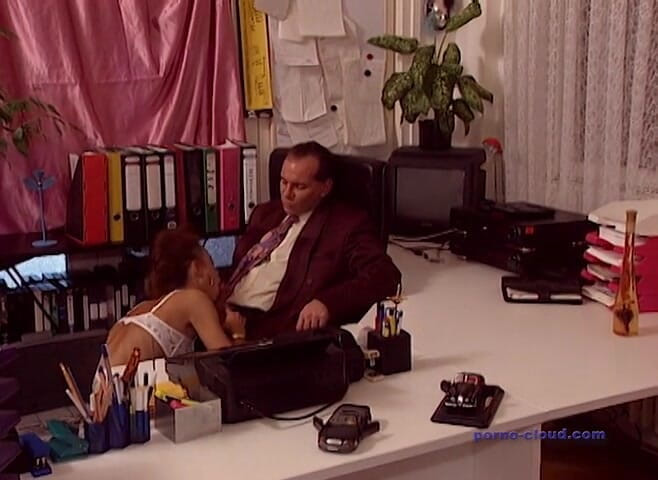 Porno Cloud: Give the boss