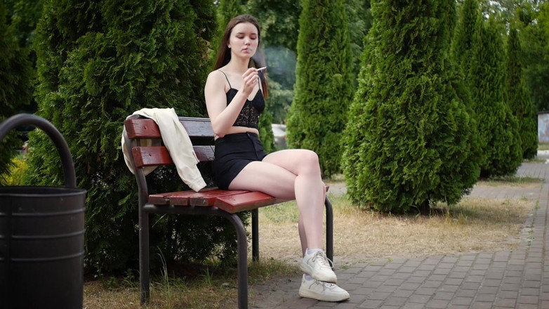 Russian Smokers: Röker 120mm Saratoga på gatan