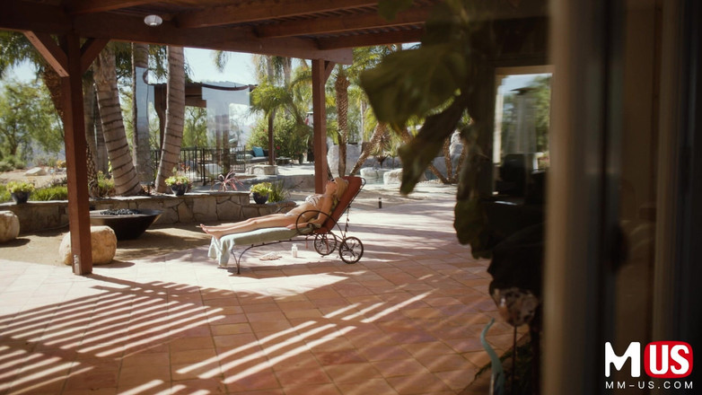 Delphine Films: La niñera de la casa