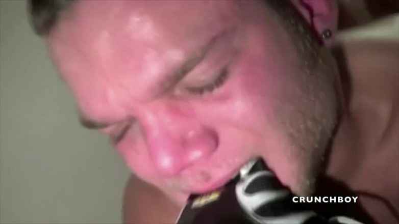 Sneaker gay: Muslce boy humliation by feet arab domination