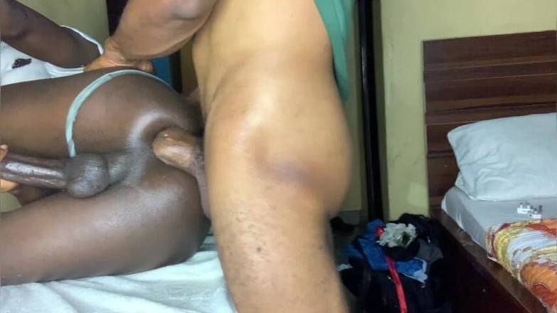 Mokobtm: 私は彼のペニスをファックし、私はそれを愛しています