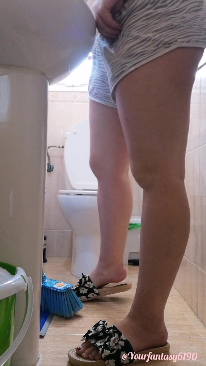 Your fantasy studio: Toilet Diaries First Week Compilation